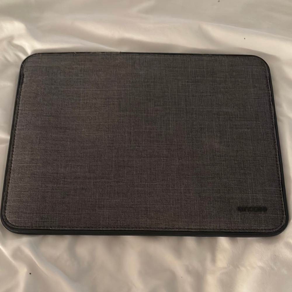 Incase Gray Minimalist Tablet Sleeve